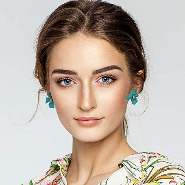 7 Pairs Boho Flower Stud Earrings for Women Girls Flower Shaped Daisy Earrings with Gold Bud