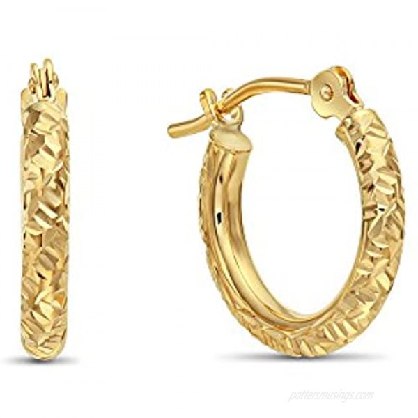 14k Gold Hand Engraved Diamond-cut Round Hoop Earrings (0.5 inch Diameter)
